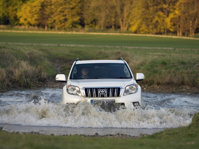 Toyota Land Cruiser Prado 150 фото