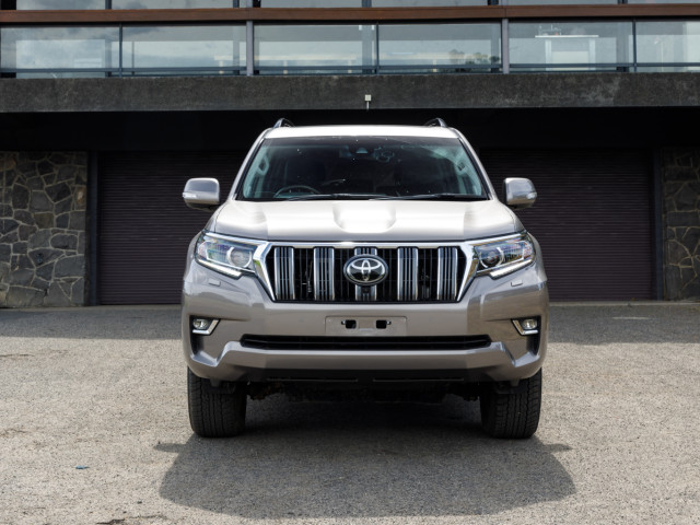 Toyota Land Cruiser Prado фото