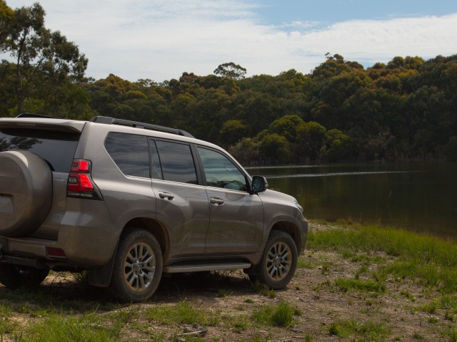 Toyota Land Cruiser Prado фото