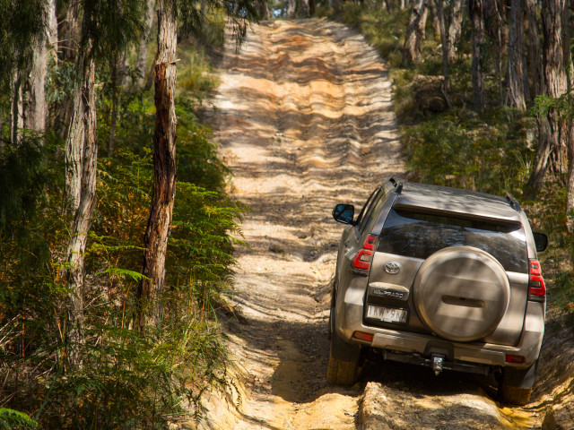 Toyota Land Cruiser Prado фото