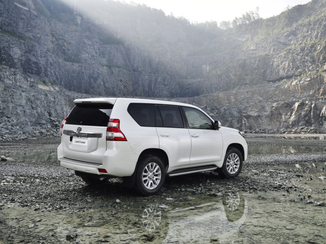 Toyota Land Cruiser фото