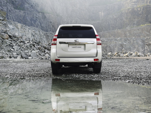 Toyota Land Cruiser фото