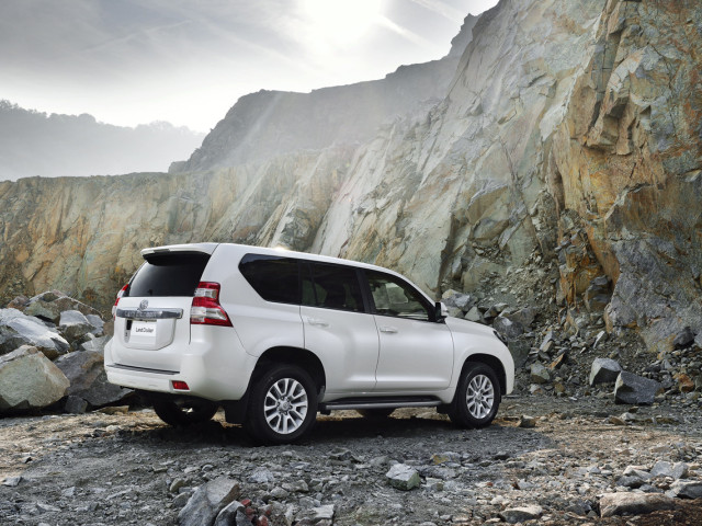 Toyota Land Cruiser фото