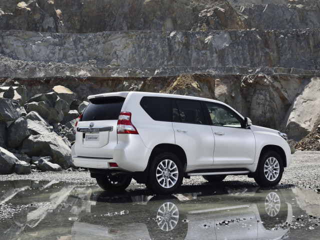 Toyota Land Cruiser фото