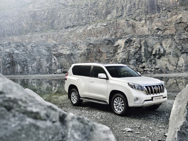 Toyota Land Cruiser фото