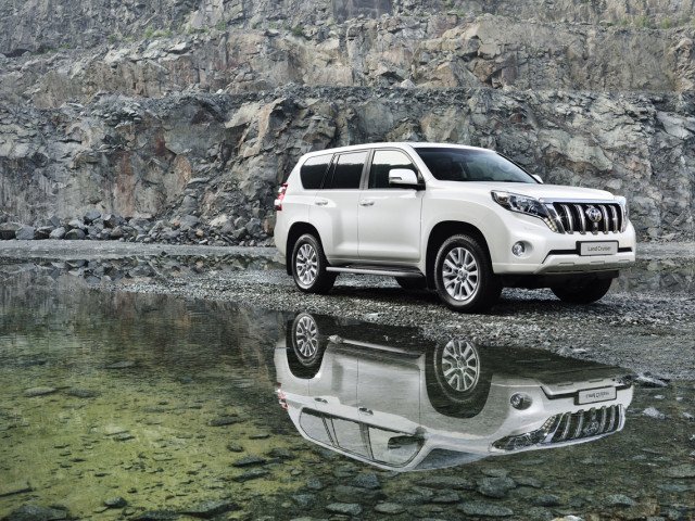 Toyota Land Cruiser фото