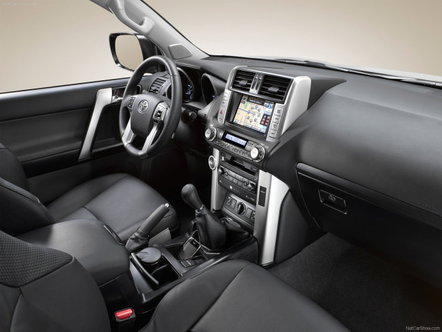 Toyota Land Cruiser фото