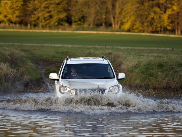 Toyota Land Cruiser фото