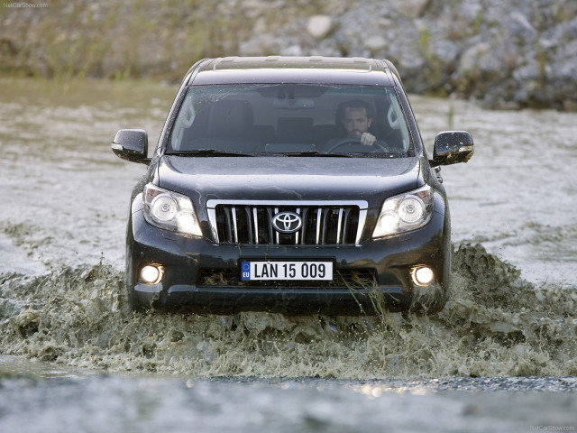 Toyota Land Cruiser фото