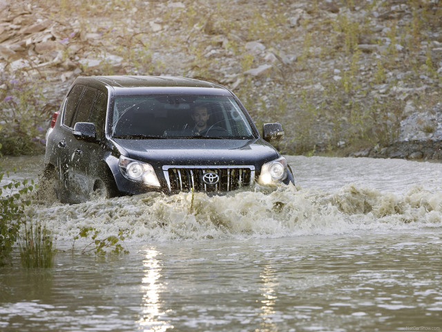 Toyota Land Cruiser фото