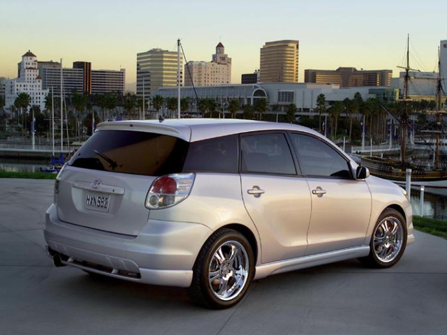 Toyota Matrix фото