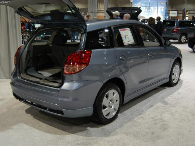 Toyota Matrix фото