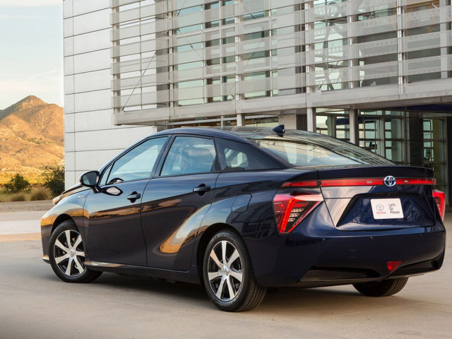 Toyota Mirai фото