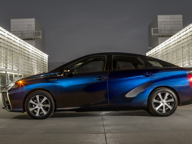 Toyota Mirai фото