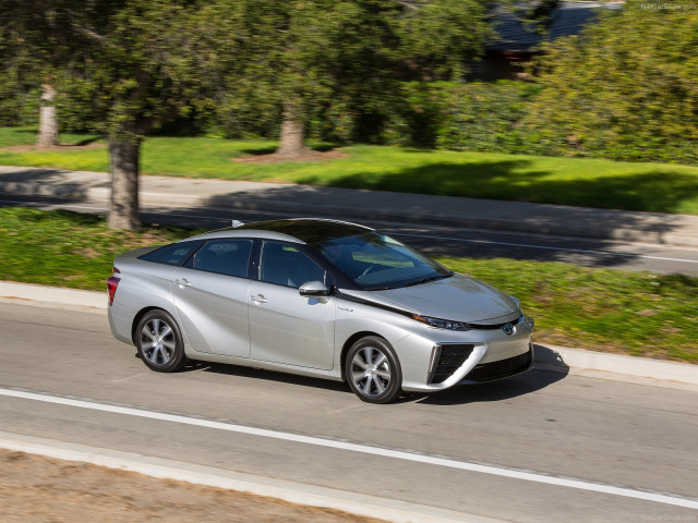 Toyota Mirai фото