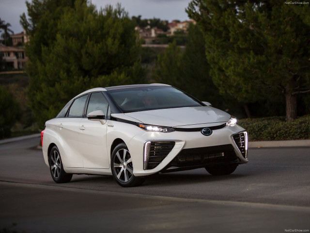 Toyota Mirai фото