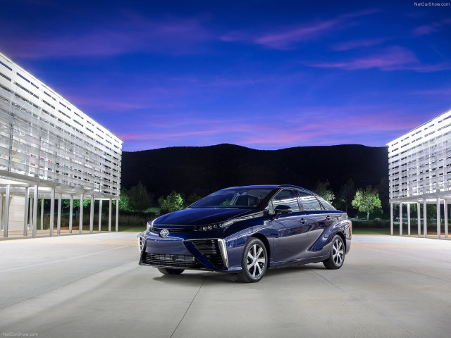 Toyota Mirai фото