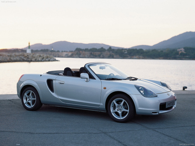 Toyota MR2 фото