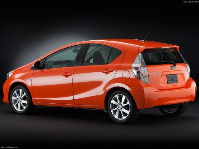 Toyota Prius C фото