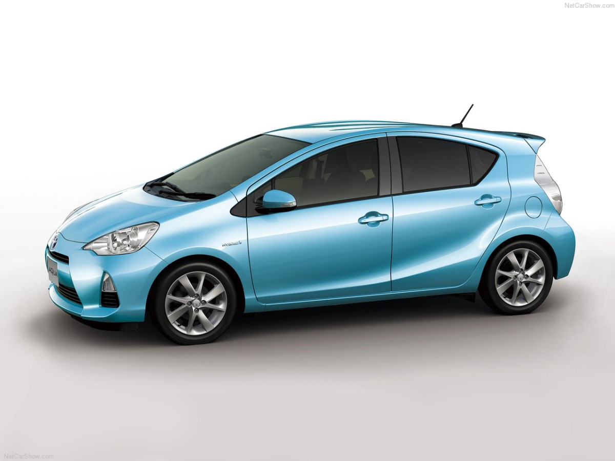 Toyota Prius C фото 89947