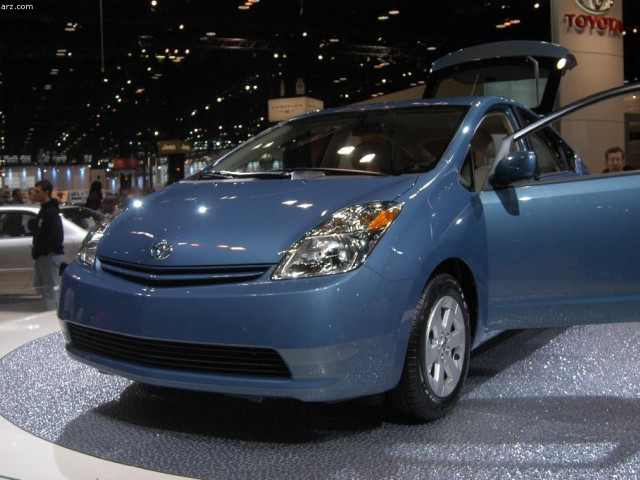 Toyota Prius фото