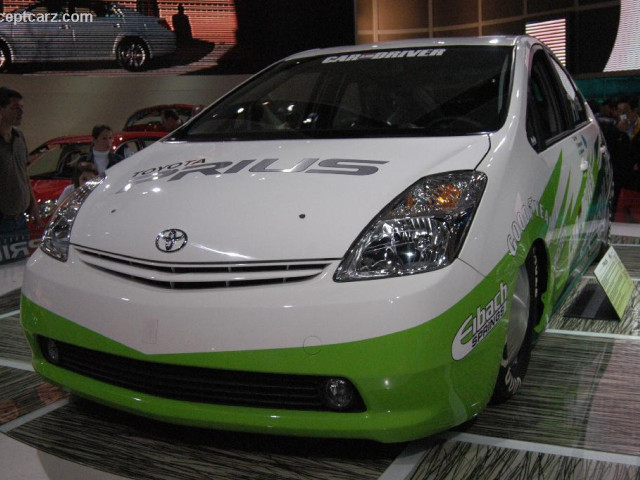 Toyota Prius фото