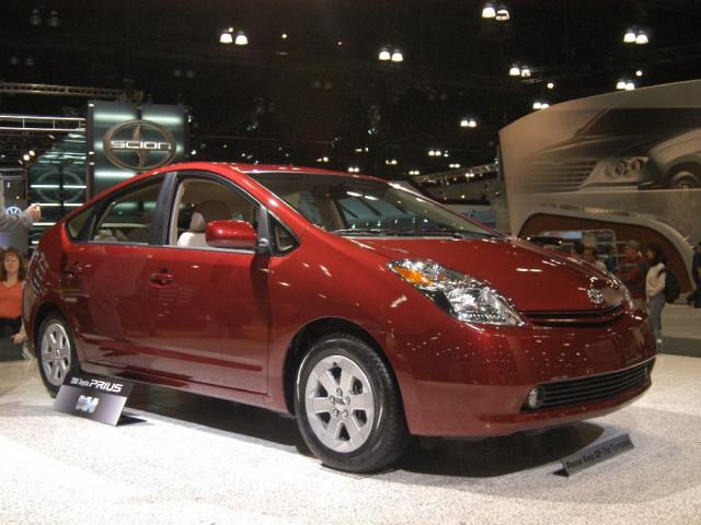 Toyota Prius фото