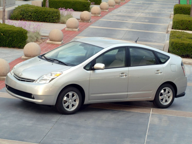 Toyota Prius фото