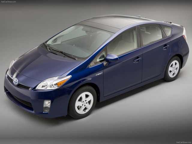 Toyota Prius фото