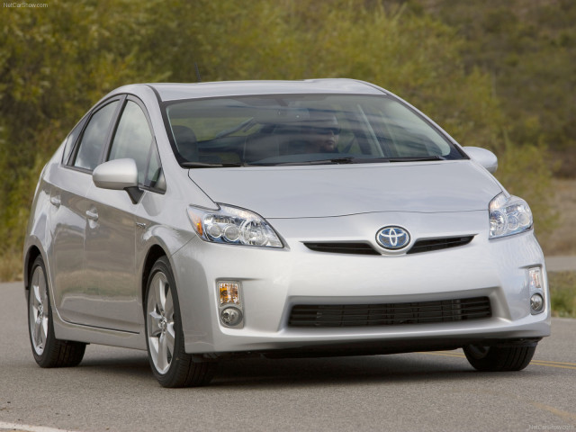 Toyota Prius фото