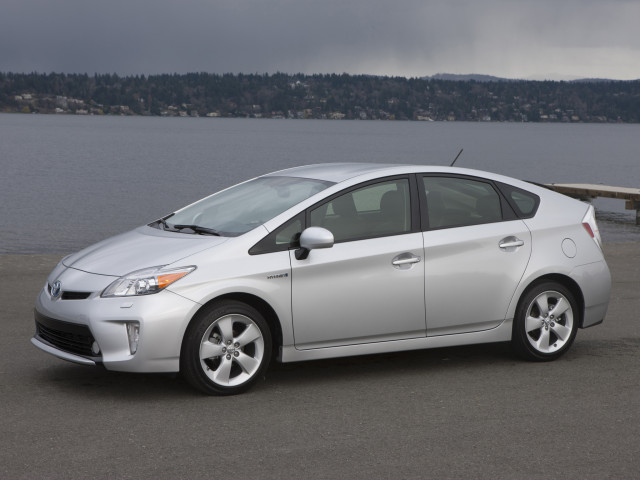 Toyota Prius фото