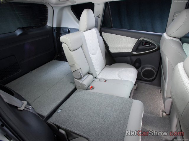 Toyota Rav 4 EV фото