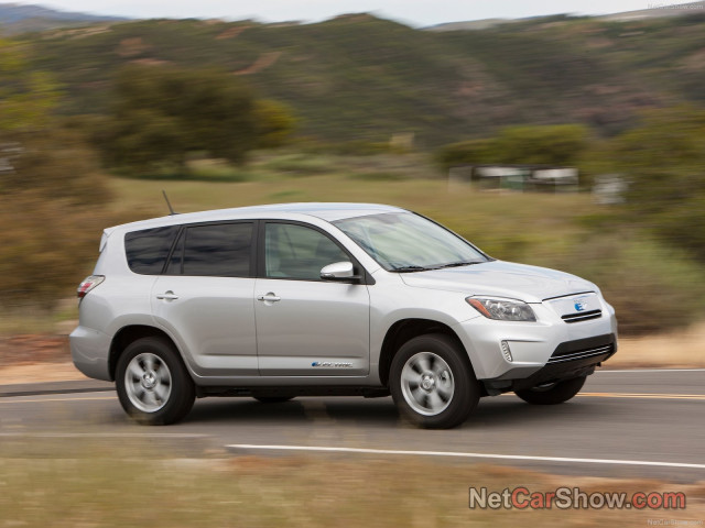 Toyota Rav 4 EV фото