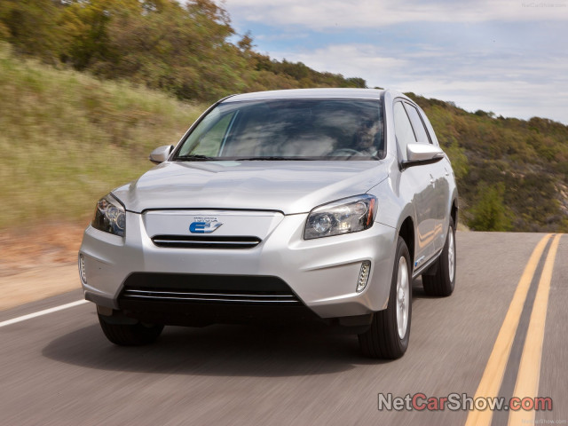 Toyota Rav 4 EV фото