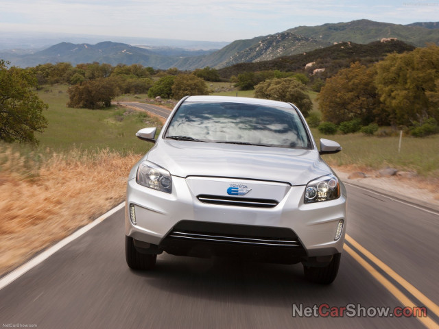 Toyota Rav 4 EV фото