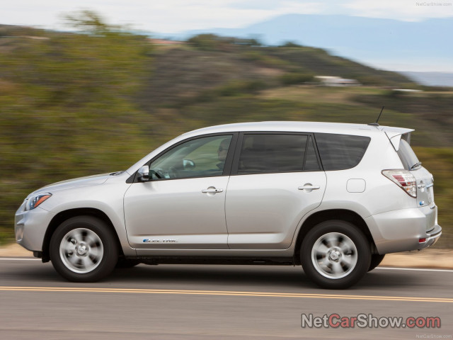 Toyota Rav 4 EV фото