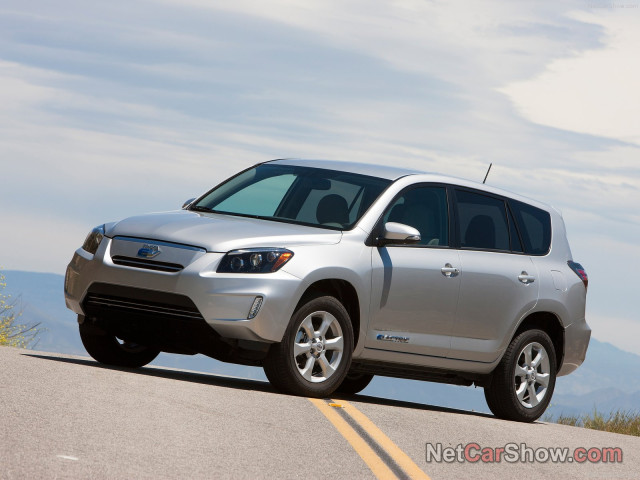 Toyota Rav 4 EV фото