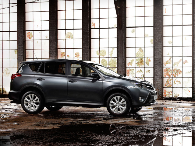 Toyota Rav 4 фото