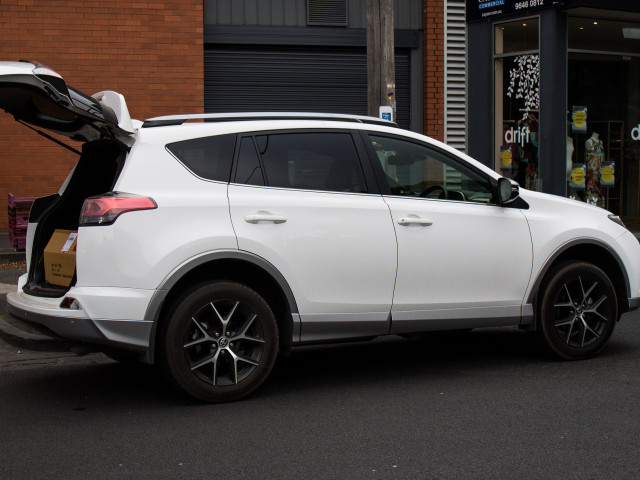Toyota Rav 4 фото