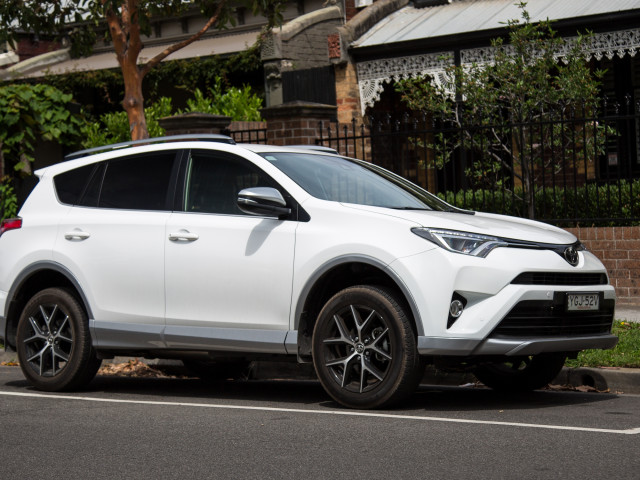 Toyota Rav 4 фото
