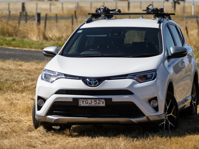 Toyota Rav 4 фото