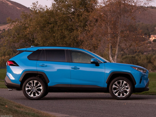 Toyota Rav 4 фото