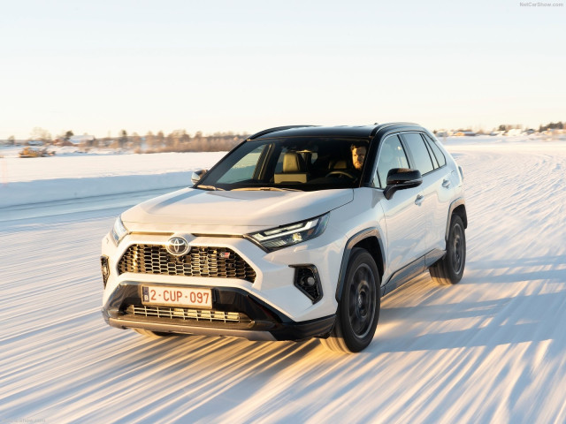 Toyota Rav 4 фото