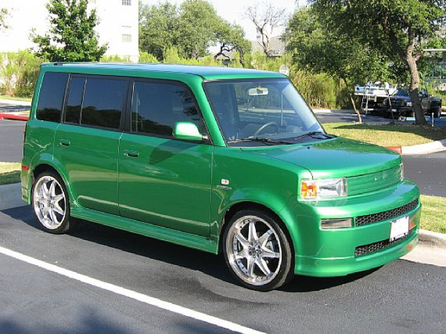 Toyota Scion xB фото