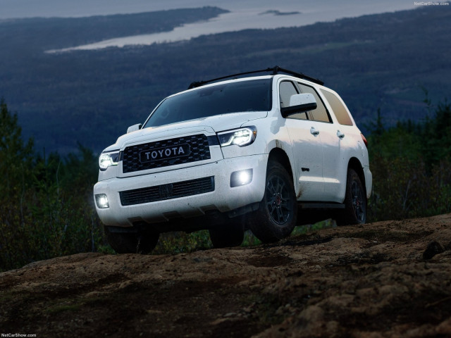 Toyota Sequoia фото