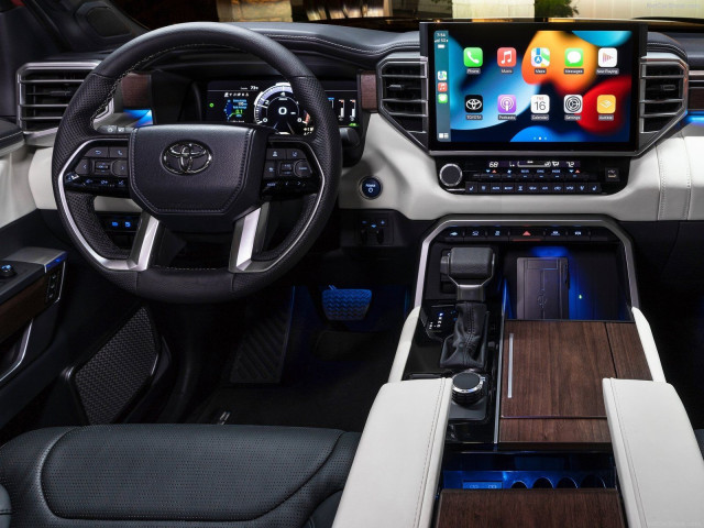 Toyota Sequoia фото