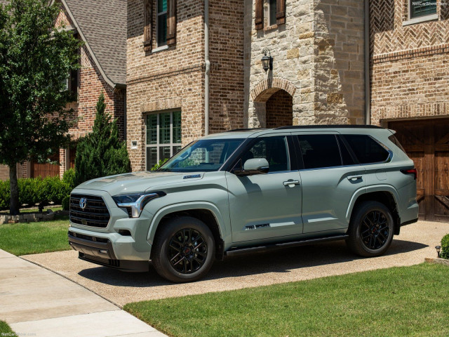 Toyota Sequoia фото