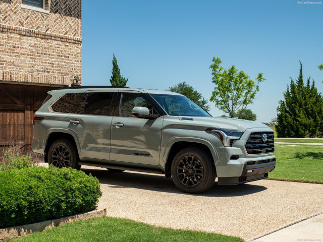 Toyota Sequoia фото