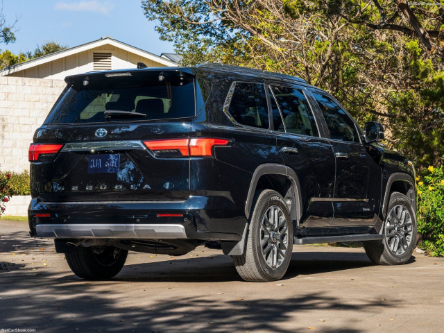 Toyota Sequoia фото