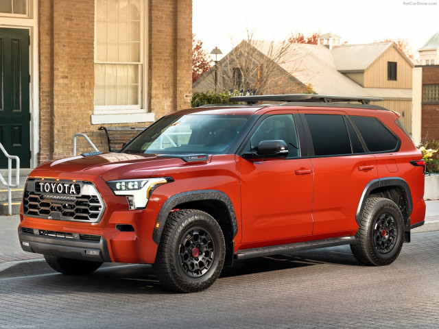 Toyota Sequoia фото
